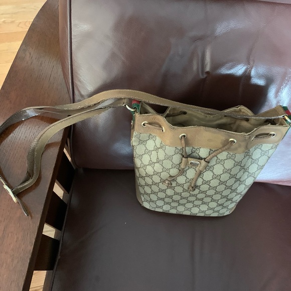 Authentic Gucci - Picture 2 of 11